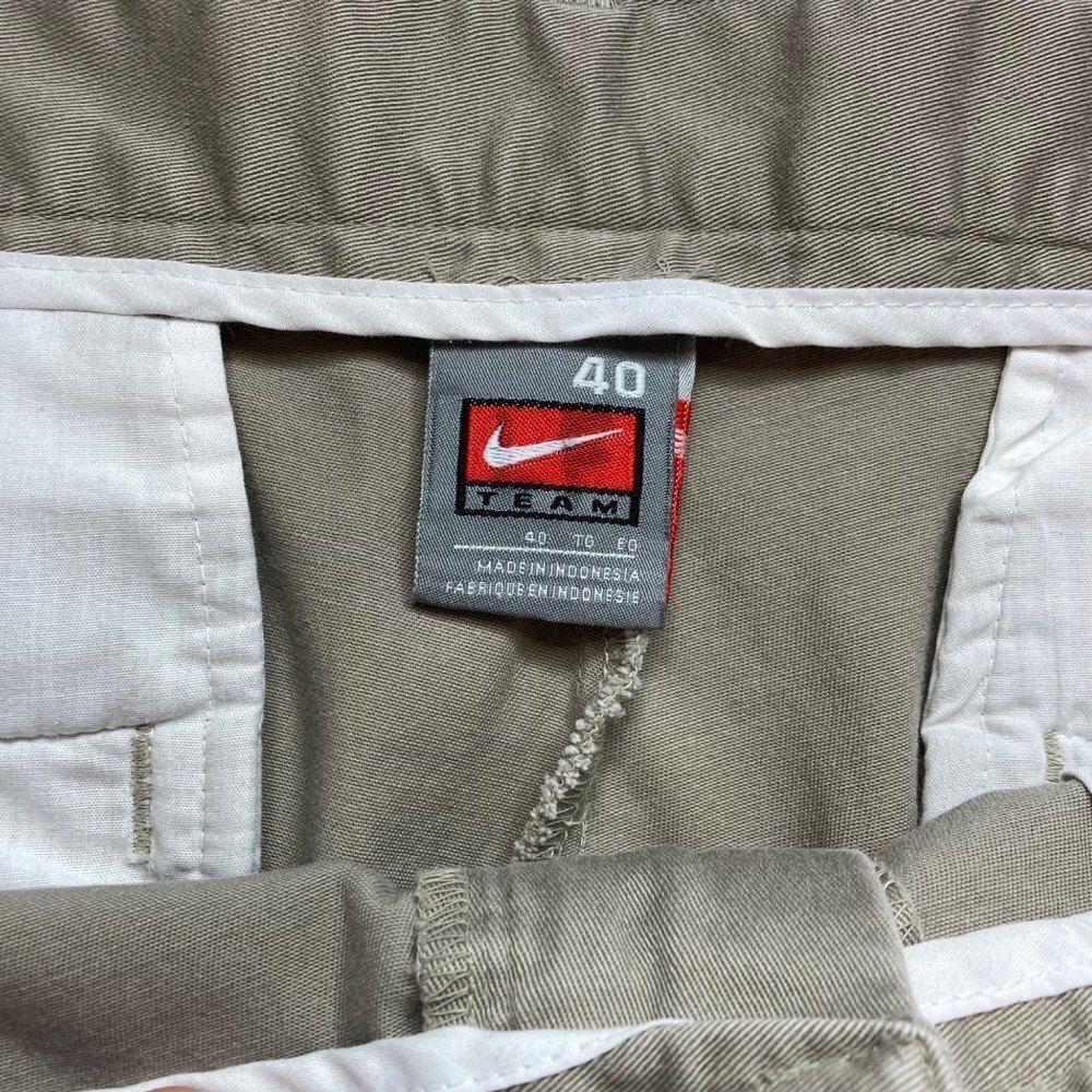 Nike Team Columbia Lions Khaki Shorts Mens 38 Embroidered Patch Swoosh NYC - Picture 6 of 8